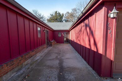 2021 Shirley Ln, Manhattan, KS 66502 - photo 2
