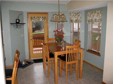 Kitchen eating area.