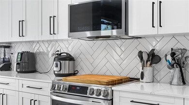 15305 SW 173rd St, Miami, FL 33187 - photo 3