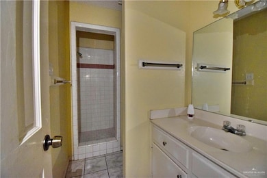 2210 Elisa Ln unit 9, Edinburg, TX 78541 - photo 7