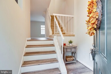 2382 Hunters Square Ct, Reston, VA 20191 - photo 6