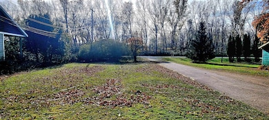 2453 E Shore Dr, Green Bay, WI 54302 - photo 3