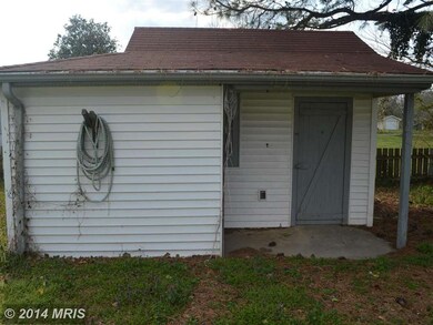 127 W Potomac Dr, Colonial Beach, VA 22443 - photo 2