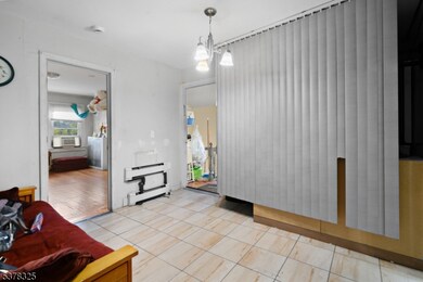 352 N 7th St, Newark, NJ 07107 - photo 4