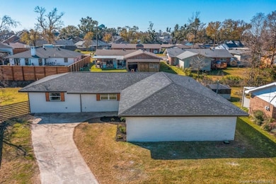 1517 Sarah Dr, Lake Charles, LA 70605 - photo 2