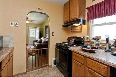 2323 51st St, Des Moines, IA 50310 - photo 6