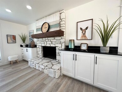 4222 Fairway Dr, Granbury, TX 76049 - photo 5