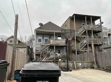 4904 W Byron St, Chicago, IL 60641 - photo 3