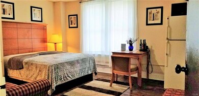 349 N 7th St unit 5, Allentown, PA 18102 - photo 4