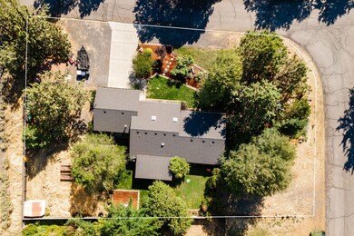 11 SE Airstrip Rd, Bend, OR 97702 - photo 5