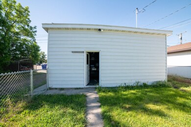 Hangie 2218 6th Ave N Pic #7