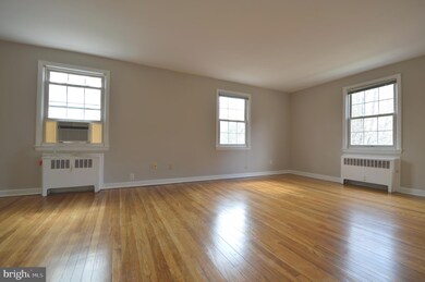 2221 Washington Ave unit 202, Silver Spring, MD 20910 - photo 2