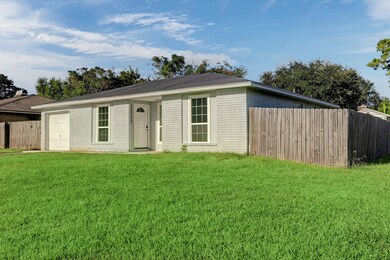 16739 Forest Bend Ave, Friendswood, TX 77546 - photo 2