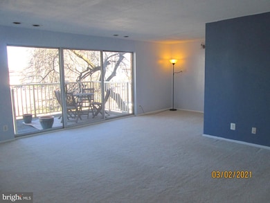 2606 Indian Dr unit 52, Alexandria, VA 22303 - photo 2