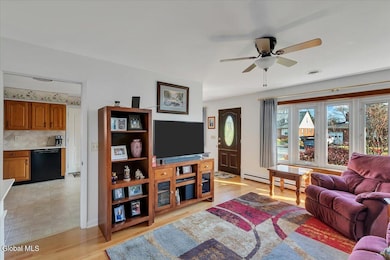 22 Maxwell St, Albany, NY 12208 - photo 5