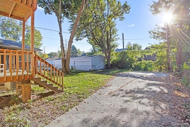6159 Grayton St, Detroit, MI 48224 - photo 4