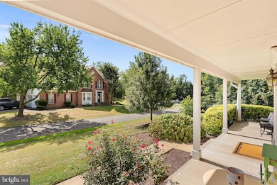 12902 Tarragon Ct, Herndon, VA 20171 - photo 7