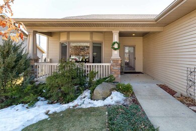 301 Spruce Hills Dr, Cedar Falls, IA 50613 - photo 2