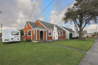 1302 4th St, Tillamook OR-04