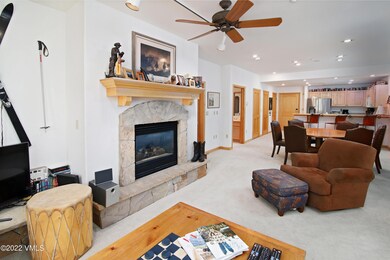 aspenwood_206_living_dining_kitchen
