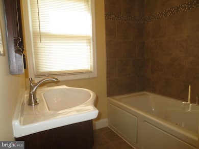 5919 Fenwick Ave, Baltimore, MD 21239 - photo 7