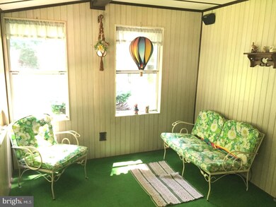 6928 Corning Rd, Zionsville, PA 18092 - photo 4