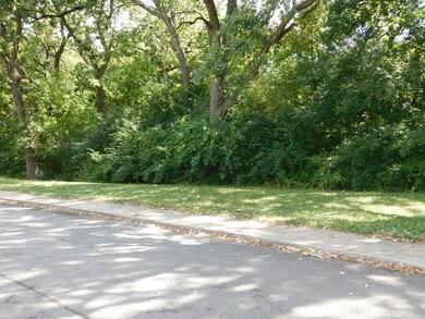 1728 Queens Ct, Carpentersville, IL 60110 - photo 4