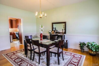 1211 Foxview Dr, Bethlehem, PA 18017 - photo 3