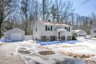 35 Skillin Rd Cumberland ME-large-001-03