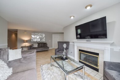 1511 Treeline Ct unit 1202, Naperville, IL 60565 - photo 6