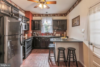 429 2nd St, Slatington, PA 18080 - photo 6