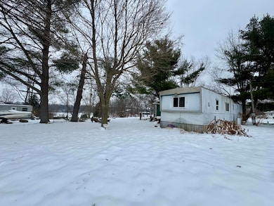 25675 Hiawatha Dr, Sturgis, MI 49091 - photo 5