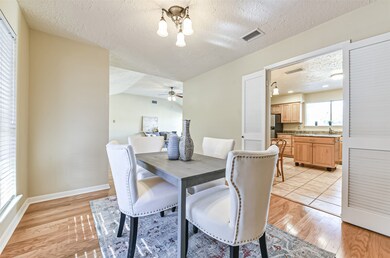 1311 Bayou Oak Dr, Friendswood, TX 77546 - photo 5