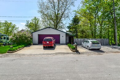 001-Front_View-5744705-medium