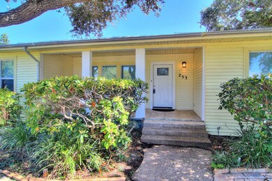 Welcome to 253 Melrose!