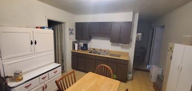 172 N Jackson Ave, Bradley, IL 60915 - photo 5