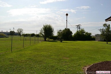 Back yard shed  does not come with house