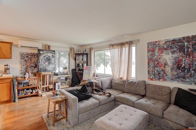 317 W Water St, Newburgh, IN 47630 - photo 7