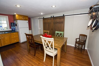 109 S Indiana Ave, Wakarusa, IN 46573 - photo 4