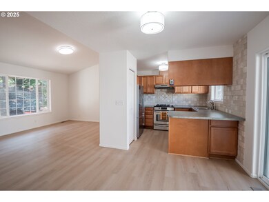 750 Queens Ave, Creswell, OR 97426 - photo 6