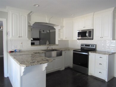 2825 La Vista Ave, Bay City, TX 77414 - photo 5