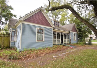 104 S Johnson St unit A, Alvin, TX 77511 - photo 2