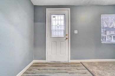 881 Gilbert St, Columbus, OH 43206 - photo 2