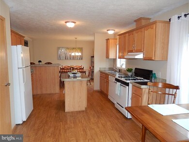 724 Hill Church Rd, Boyertown, PA 19512 - photo 7