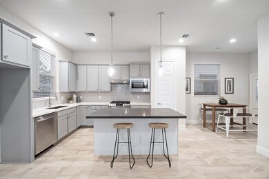 502 W Donovan St unit L, Houston, TX 77091 - photo 6