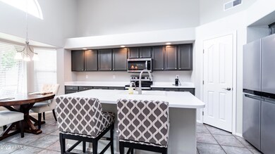 1191 W Vera Ln-6