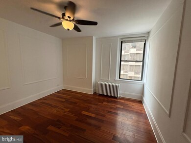 1324 00 Locust St unit 1017, Philadelphia, PA 19107 - photo 6