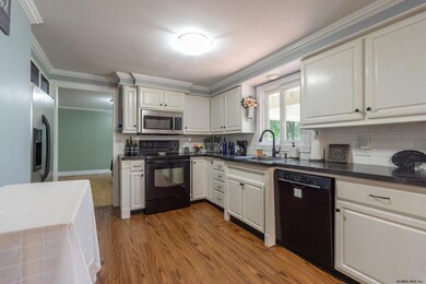 3 Laurie Ln, Saratoga Springs, NY 12866 - photo 2