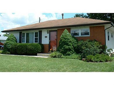 3432 Lewis Rd, Columbus, OH 43207 - photo 2
