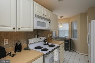 5842 Wyndham Cir unit 205, Columbia, MD 21044 - photo 5